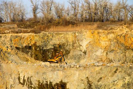 花岗岩矿花岗岩采石场矿产资源的开采照片